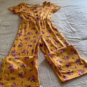 Kids one piece outfit, size 7/8